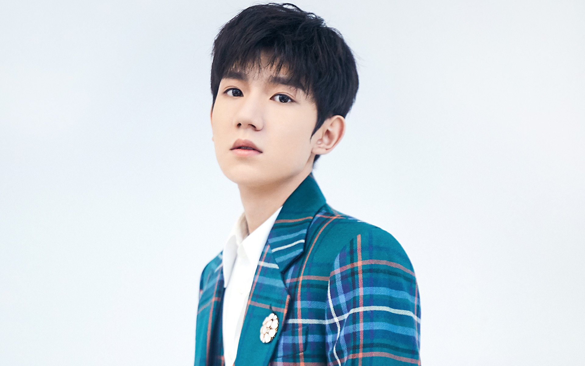 爱游戏登录入口-意甲比赛现场,球员讲述场上战术压力下如何应变应对,意甲对抗强度