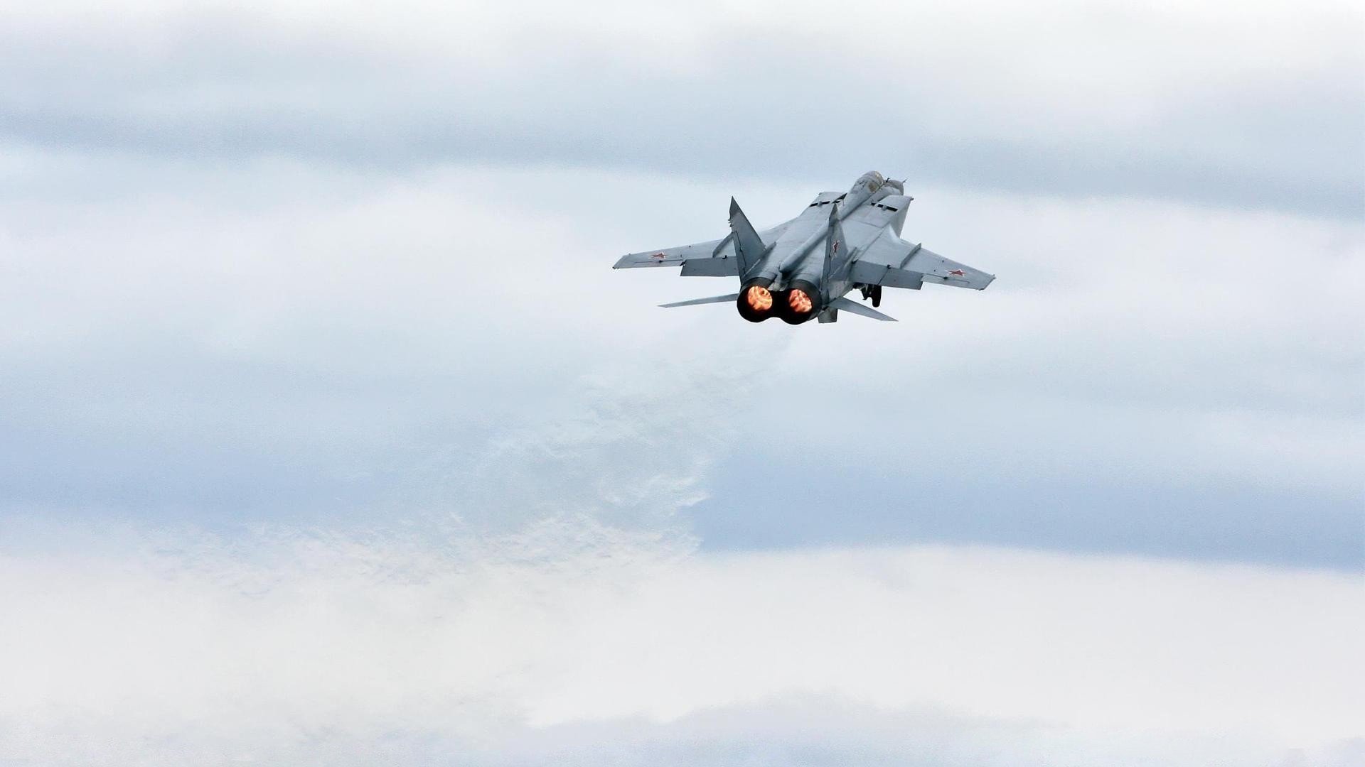 爱游戏官网-看点提前爆料：即将到来的季后赛明星对决，季后赛冠军预测