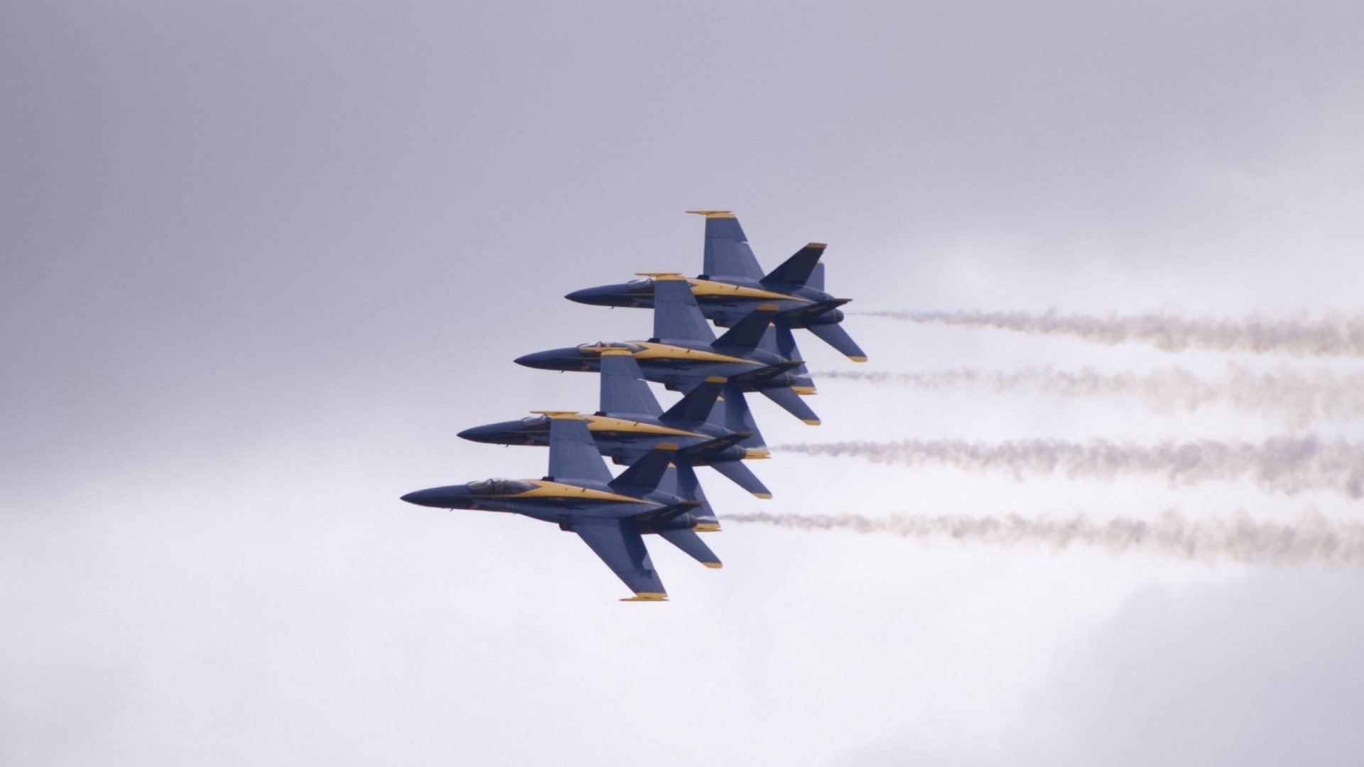 爱游戏娱乐平台-“华金·托比利亚的全能防守与强大领导力,成为美洲狮队的战术支柱”